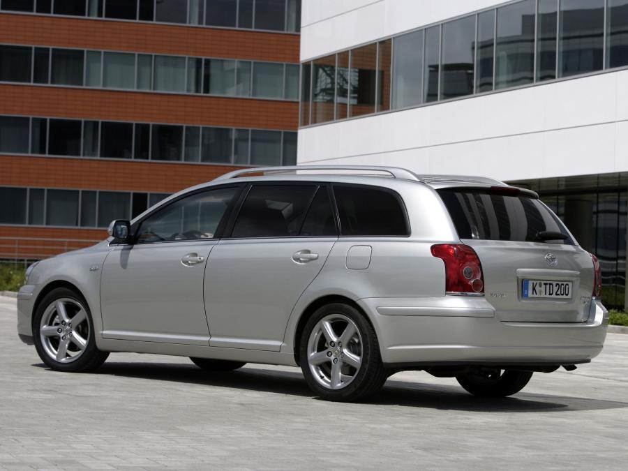  Toyota Avensis Wagon 2006 года  (фото 2 из 71)